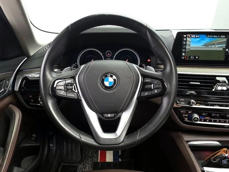 BMW 530 530i xDrive Luxury, снимка 13 - Автомобили и джипове - 54212534