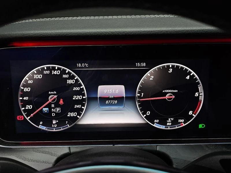 Mercedes-Benz E 220 E220d Coupe| 194к.с.| ВКЛ.ТЕХНОТЕСТ, снимка 8 - Автомобили и джипове - 55717726
