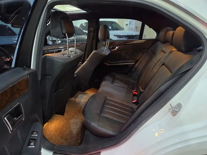 Mercedes-Benz E 300 Elegance - САМО 30% АВАНС, снимка 7 - Автомобили и джипове - 56002506
