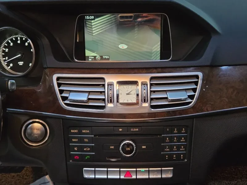 Mercedes-Benz E 300 Elegance - САМО 30% АВАНС, снимка 11 - Автомобили и джипове - 56002506