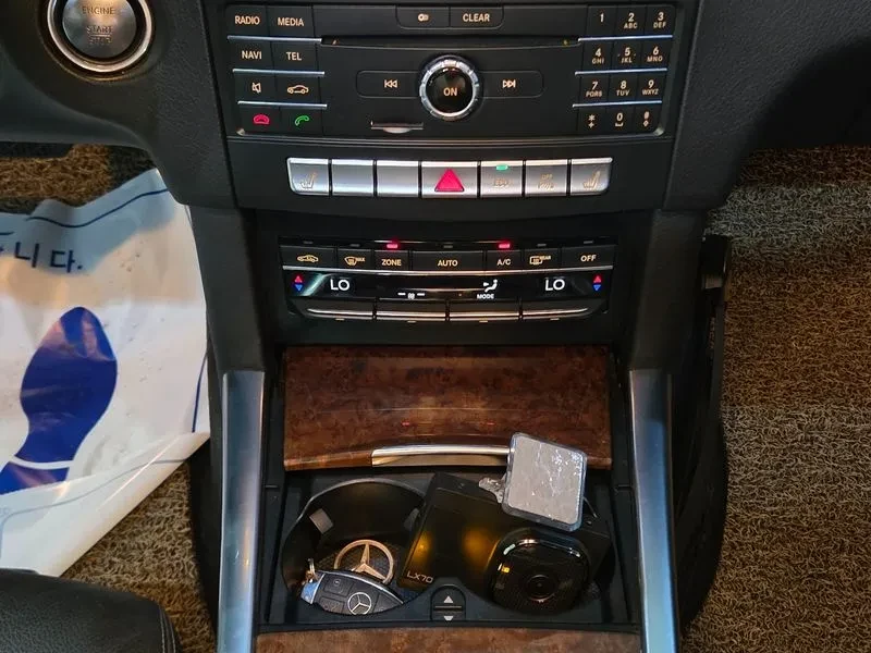 Mercedes-Benz E 300 Elegance - САМО 30% АВАНС, снимка 13 - Автомобили и джипове - 56002506