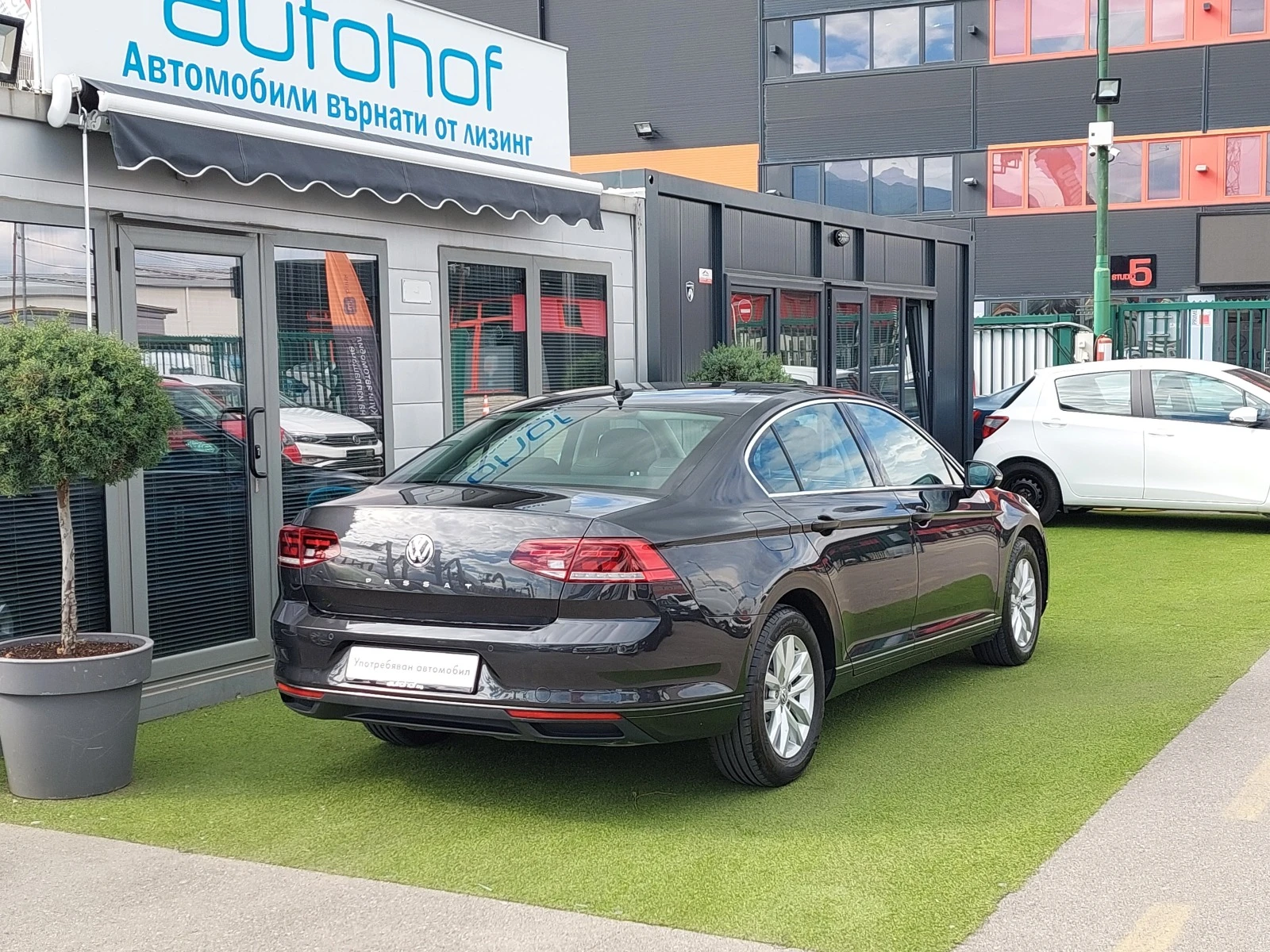 VW Passat Business/2.0TDI/150к.с./6MT/Гаранция - изображение 4