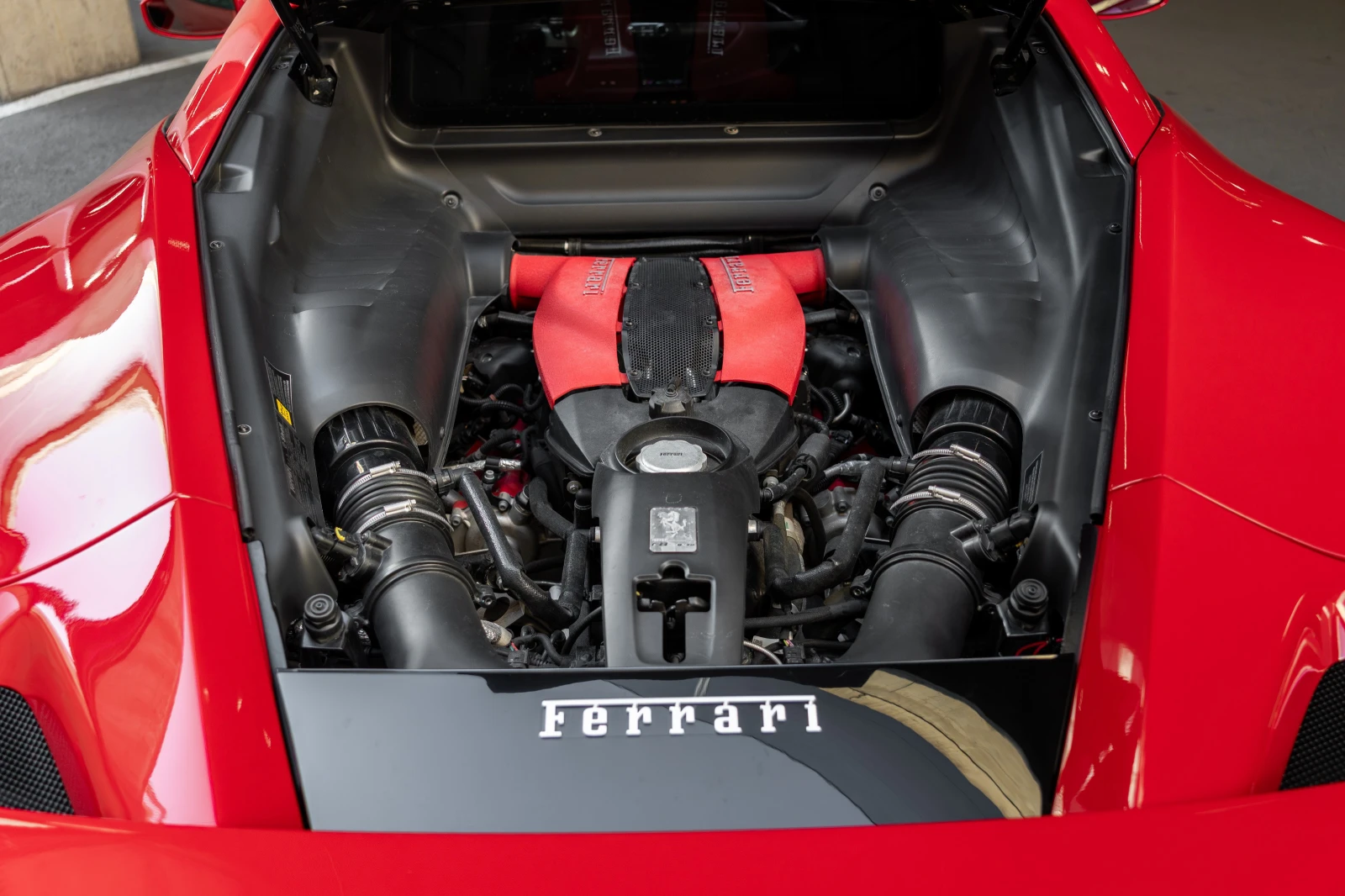 Ferrari F8  Tributo F8  DCT LIFT  | Mobile.bg   14