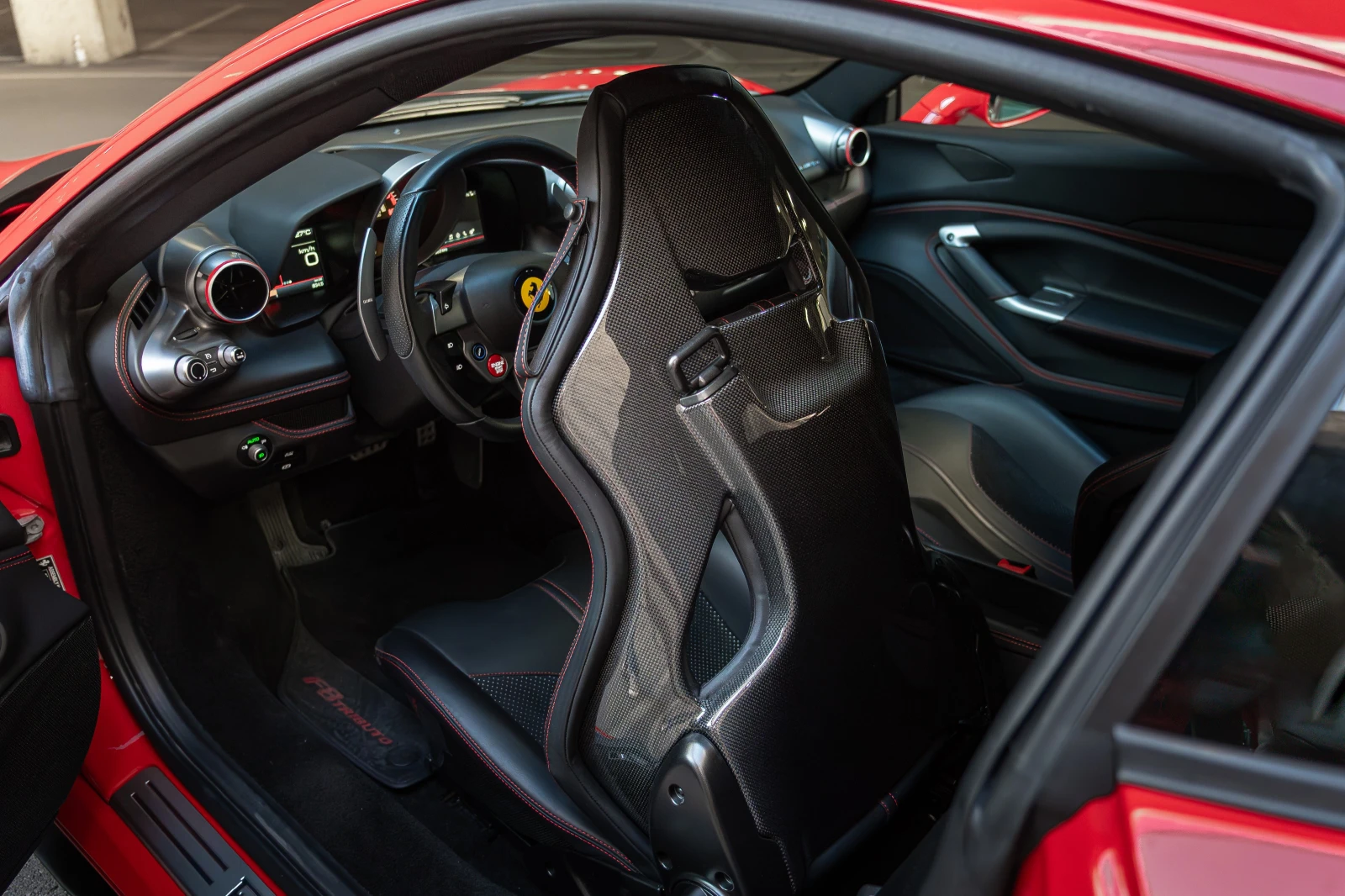 Ferrari F8  Tributo F8  DCT LIFT  | Mobile.bg   12