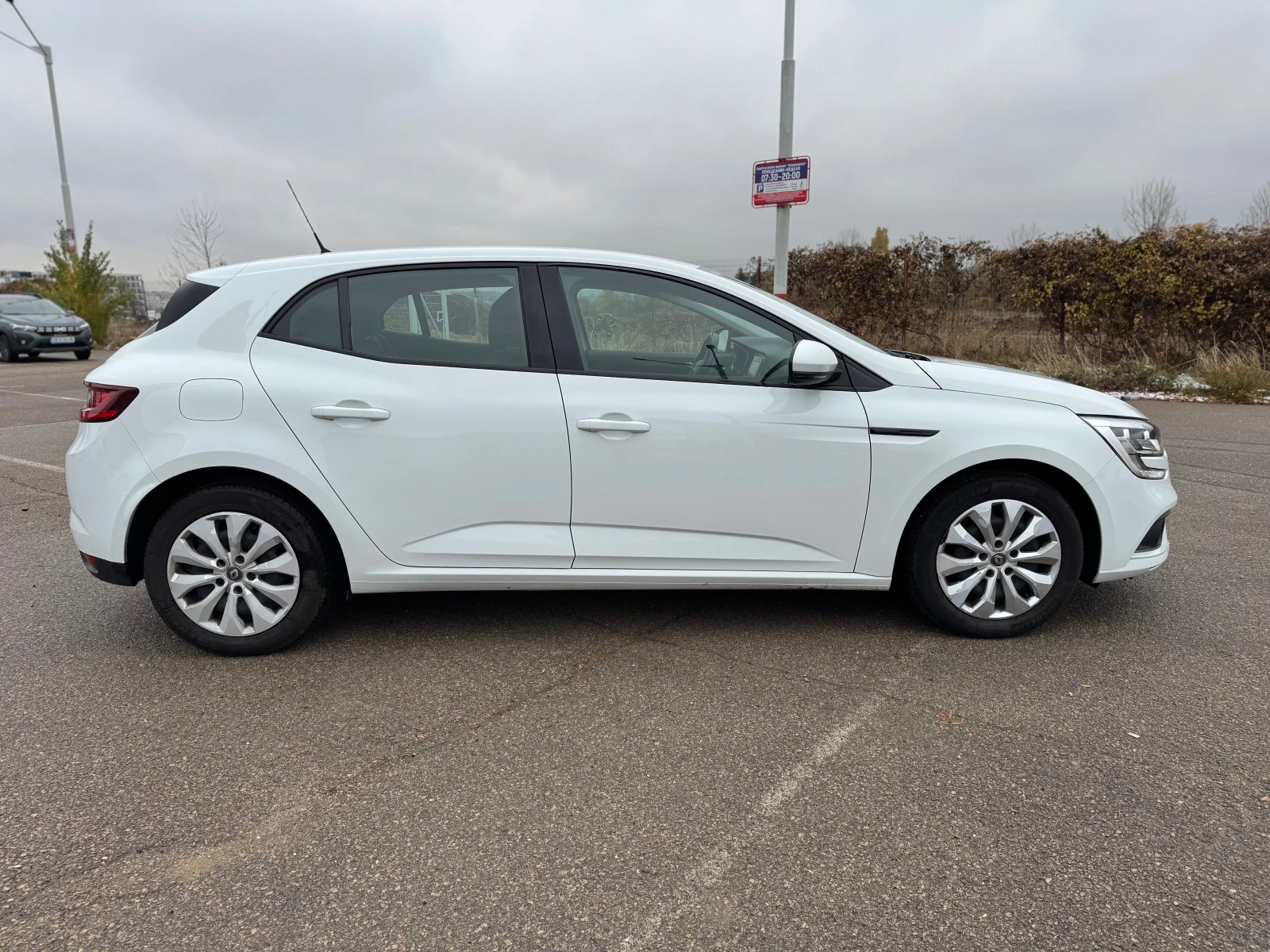 Renault Megane 1.5dCI-NAVI-EURO6-FACELIFT-95-2020m - изображение 4