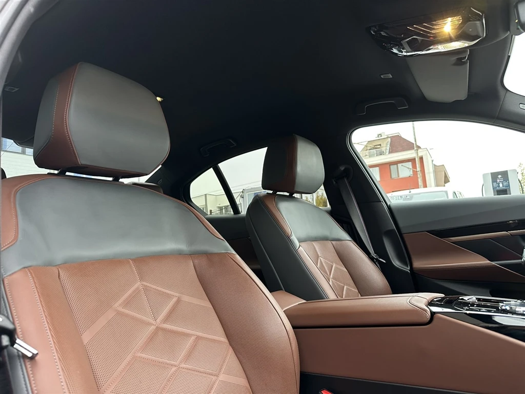 BMW 520 M PRO/Bowers/3D VIEW/Iconic Glow/HUD/Comfort | Mobile.bg   11