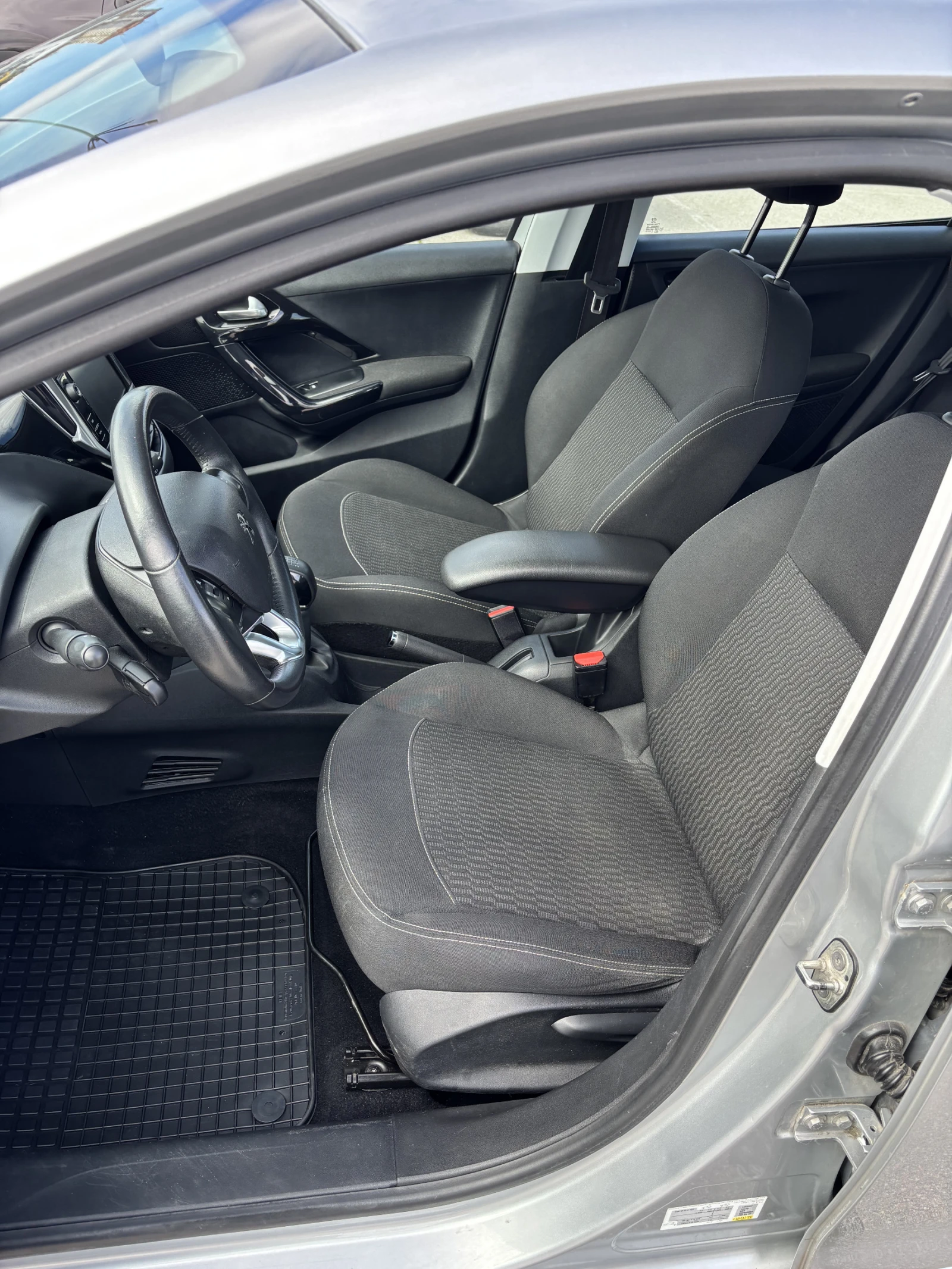 Peugeot 208 1.6hdi - изображение 8