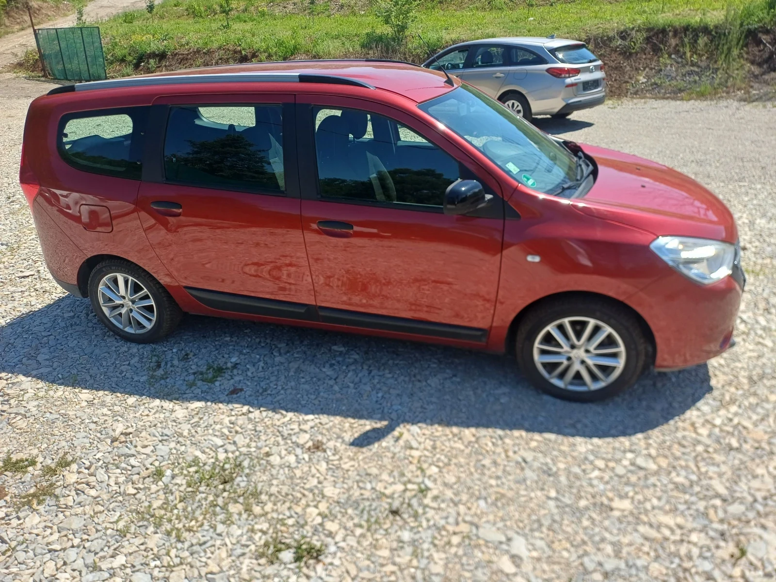 Dacia Lodgy 1.3 7места, снимка 3 - Автомобили и джипове - 54692621