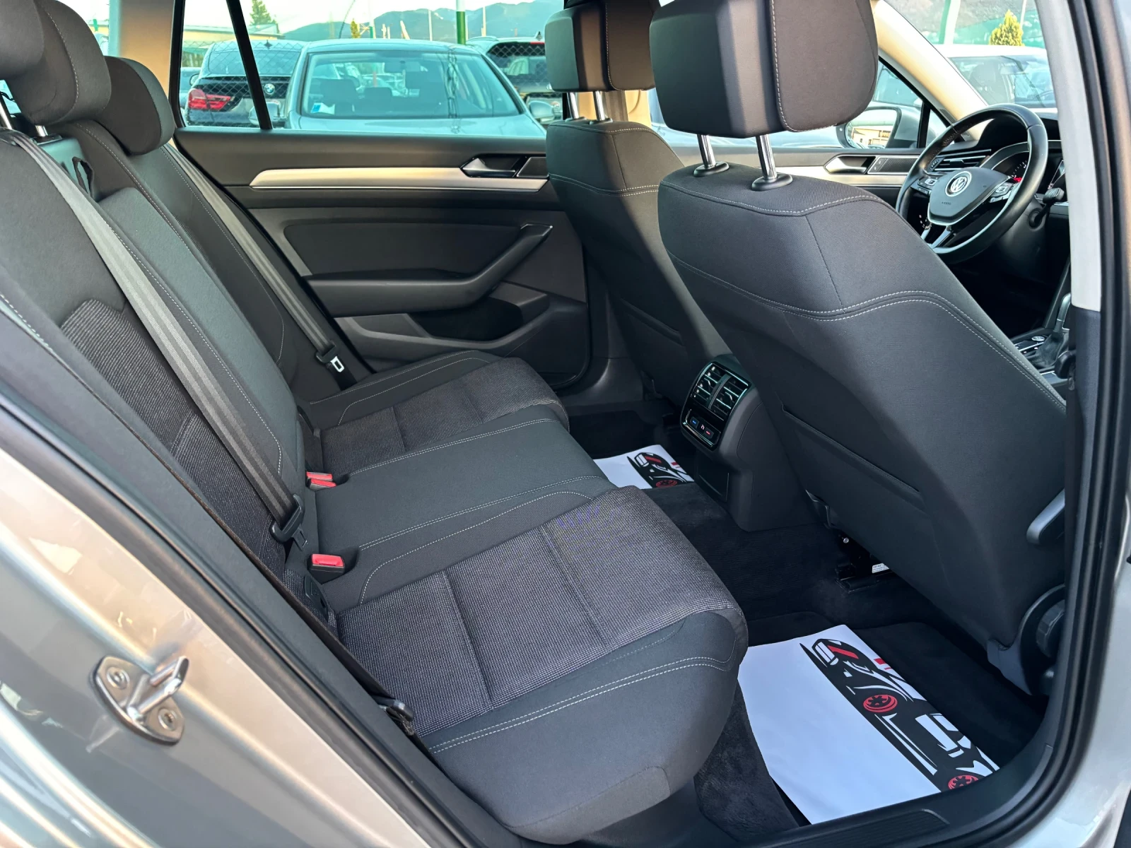 VW Passat 2.0 TDI/150к.с./Auto/Navi, снимка 10 - Автомобили и джипове - 54717227