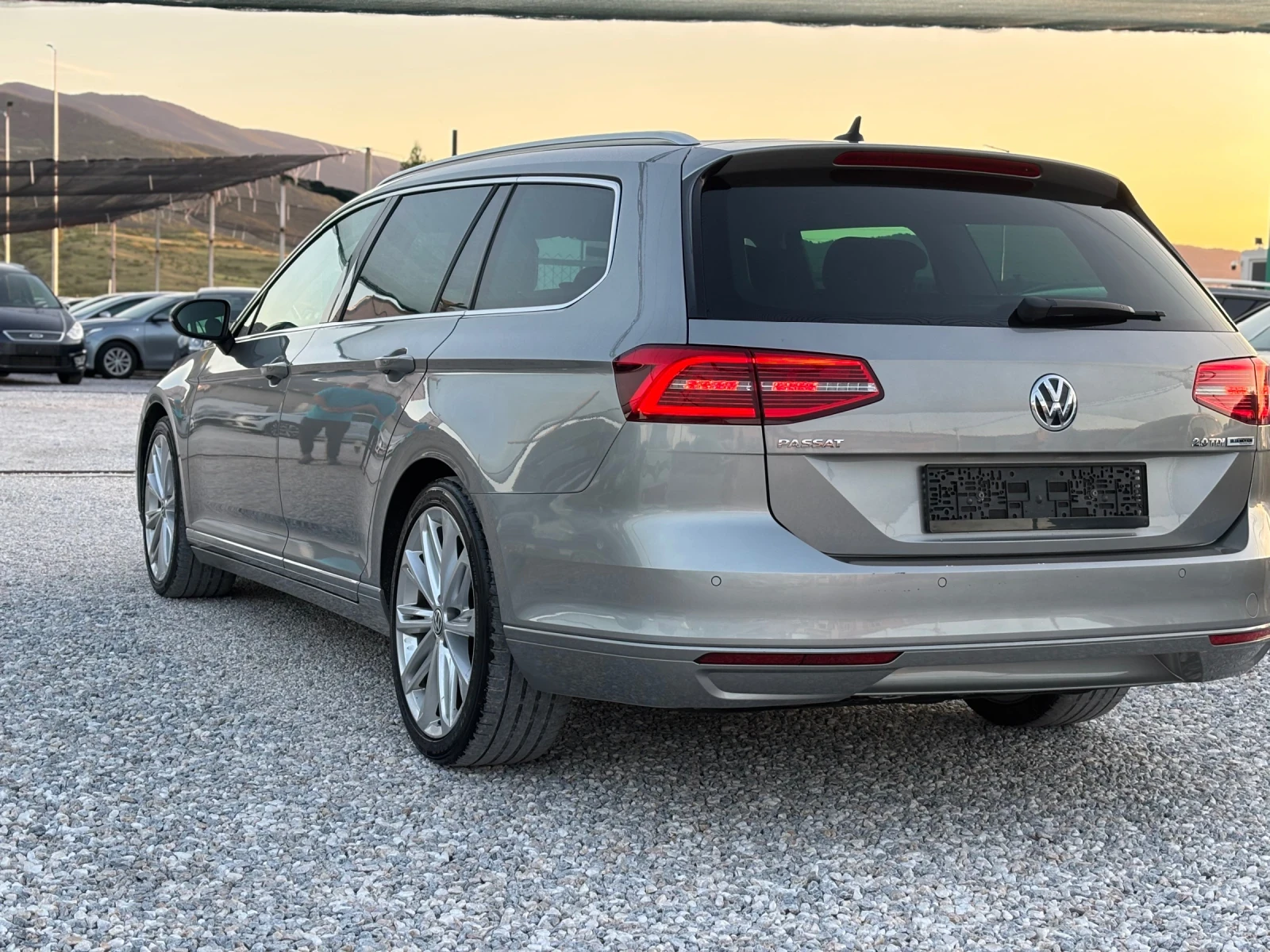 VW Passat 2.0 TDI/150к.с./Auto/Navi, снимка 4 - Автомобили и джипове - 54717227