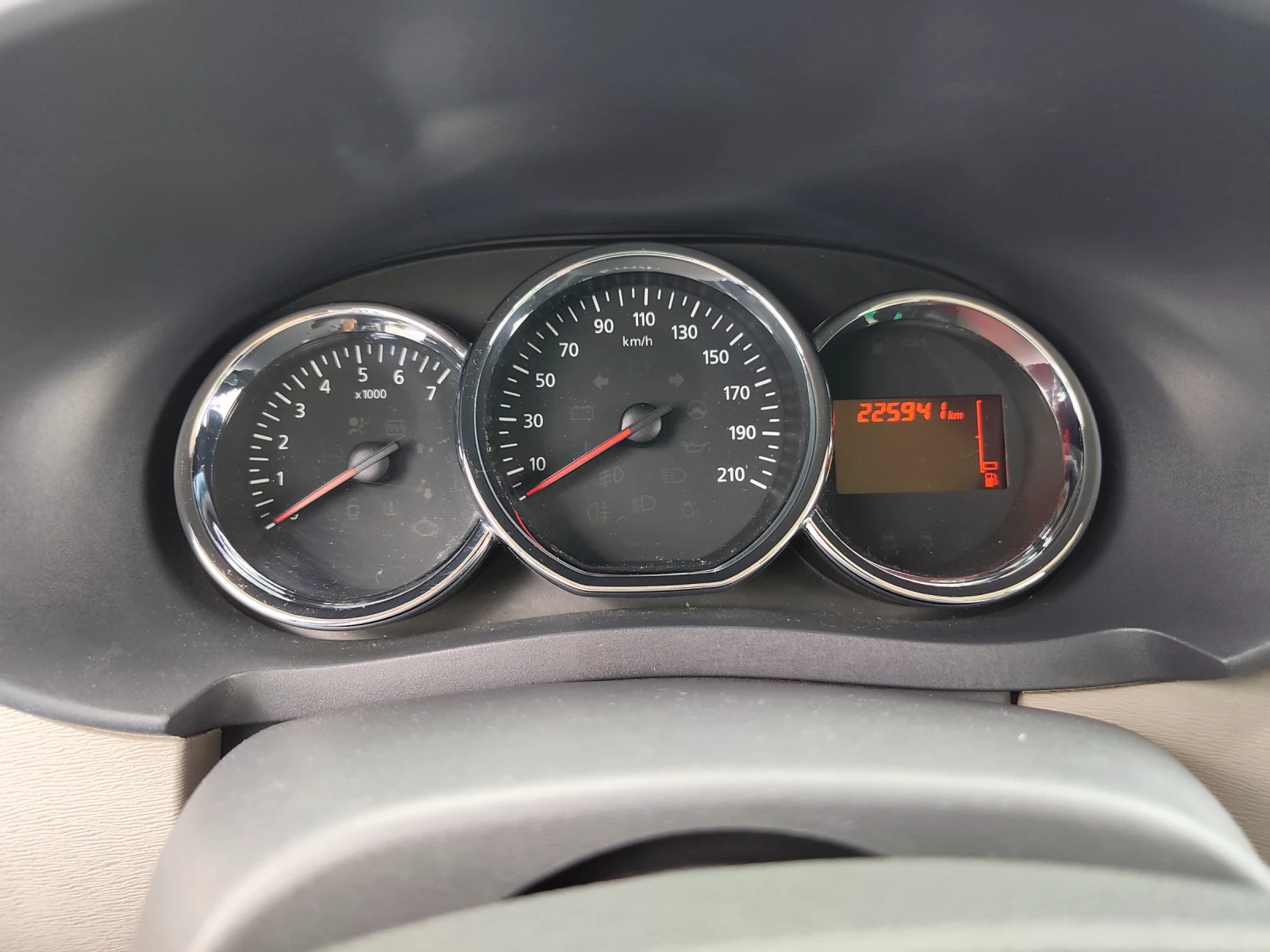 Dacia Lodgy, снимка 2 - Автомобили и джипове - 54894181