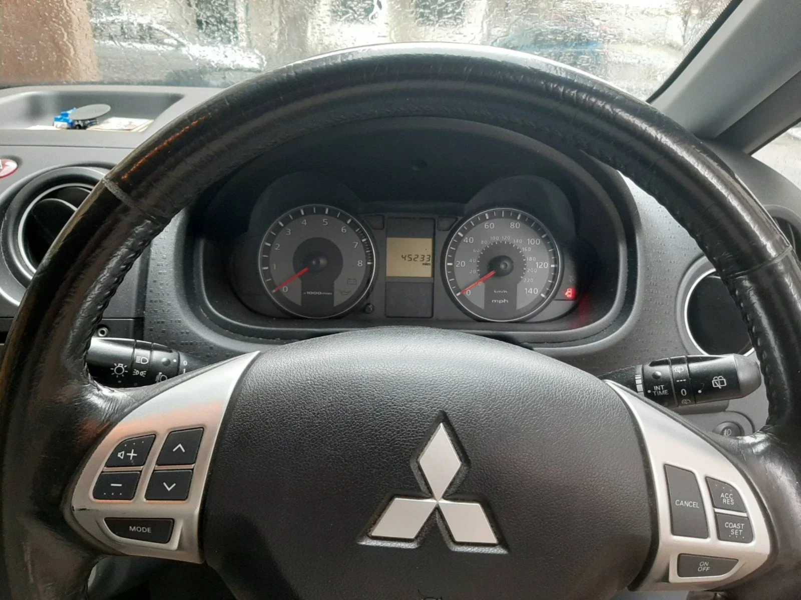 Mitsubishi Colt 75 000 реални км. Десен волан, снимка 7 - Автомобили и джипове - 55148576