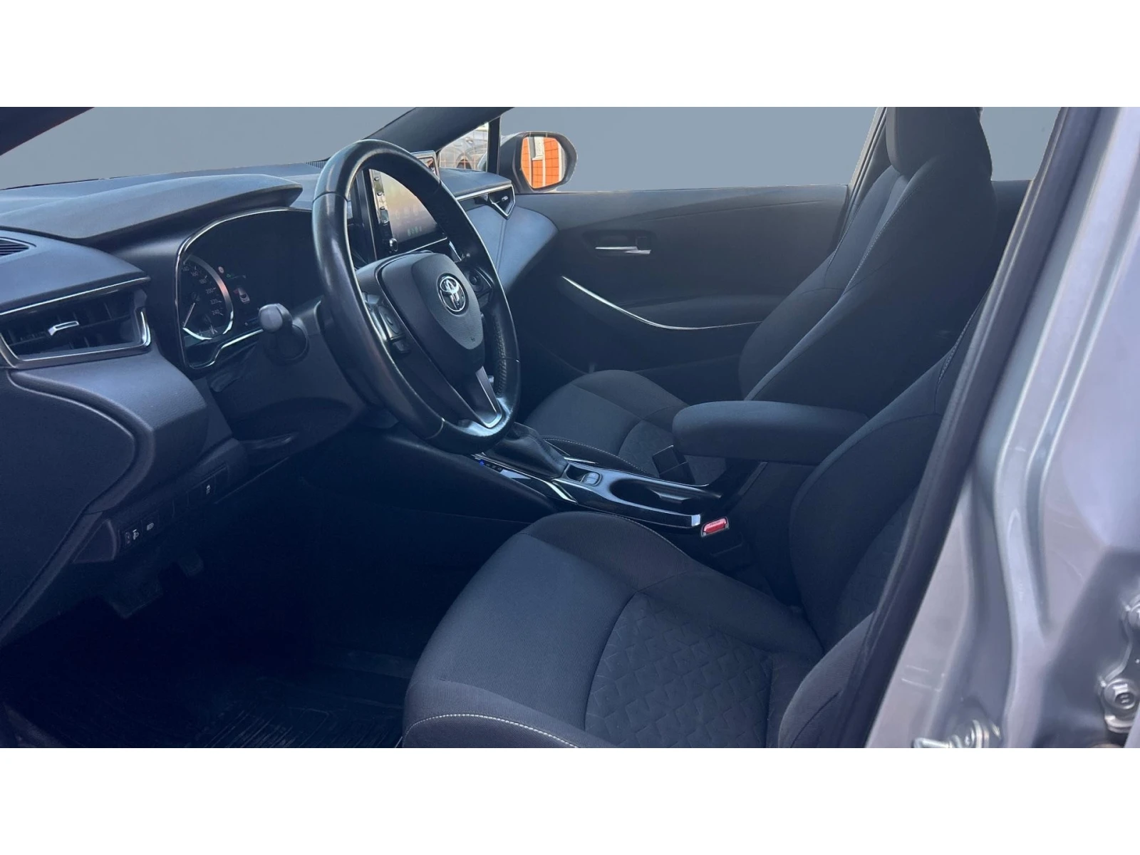 Toyota Corolla 1. 8 HSD Comfort+ , Месечна вноска от 199  , снимка 9 - Автомобили и джипове - 55555209