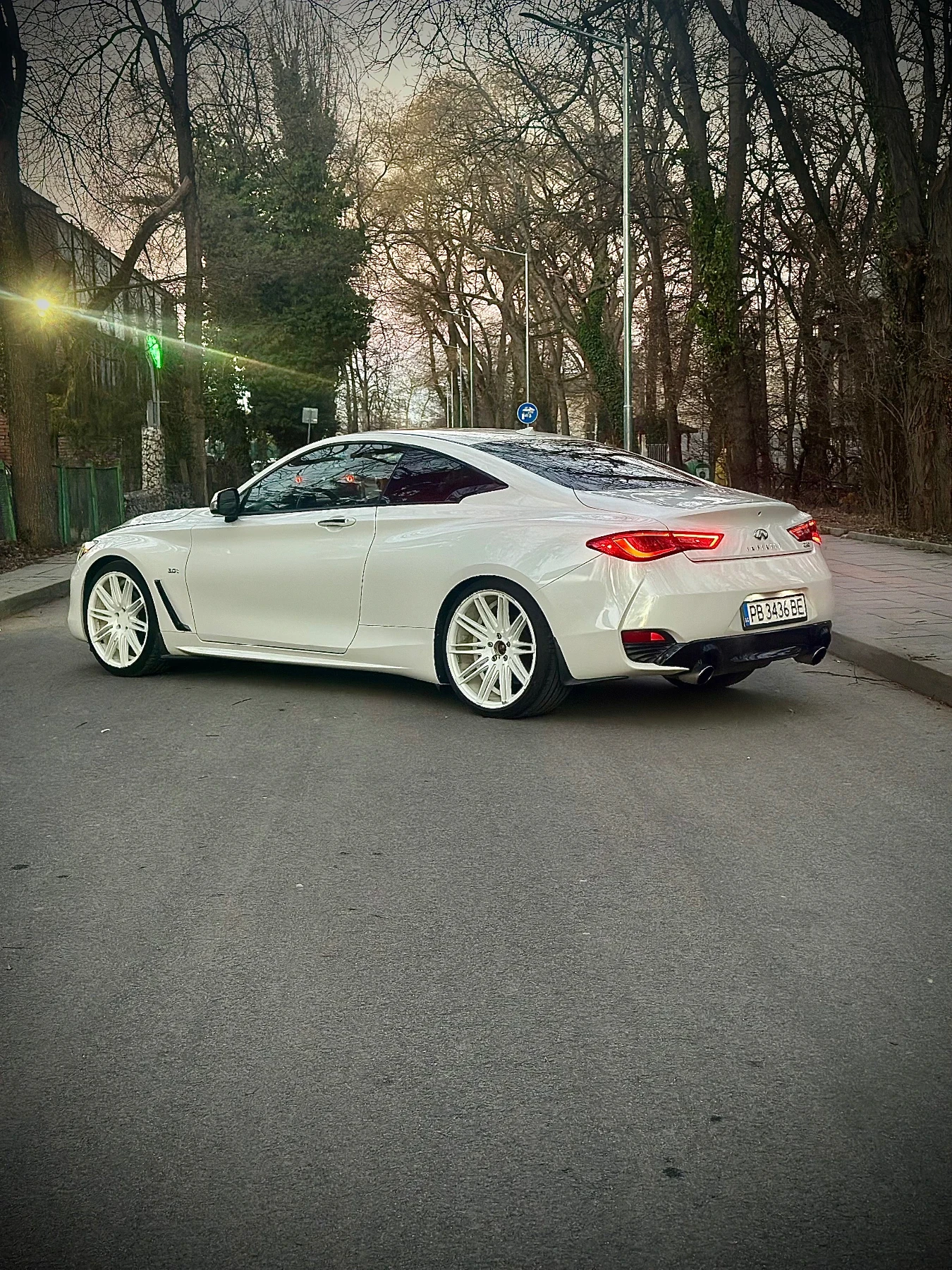 Infiniti Q60 3.0, снимка 2 - Автомобили и джипове - 55931303