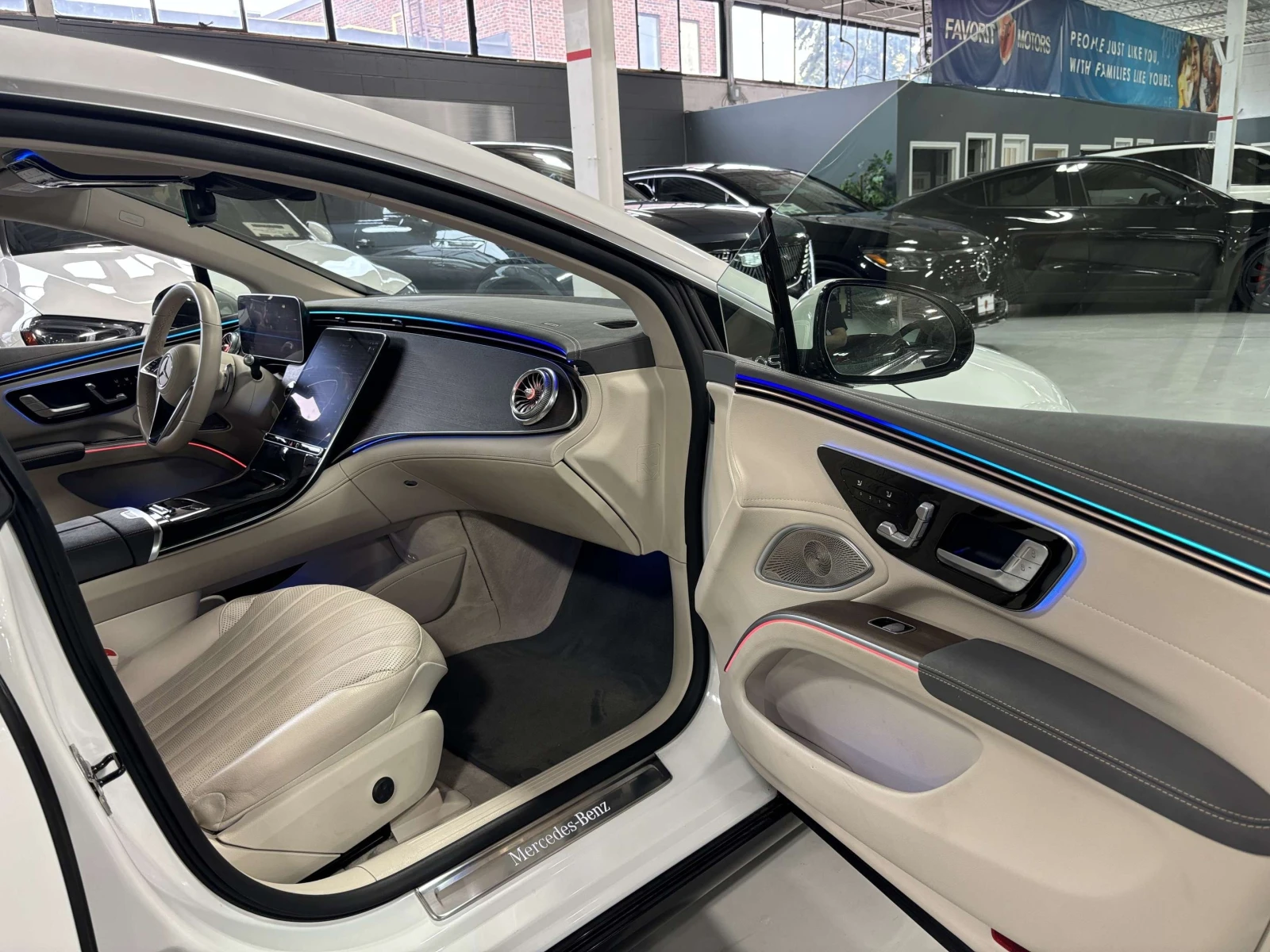 Mercedes-Benz EQS EQS450+ | SEDAN| CREAMLEATHER| BURMESTER| WOOD| , снимка 17 - Автомобили и джипове - 56066294