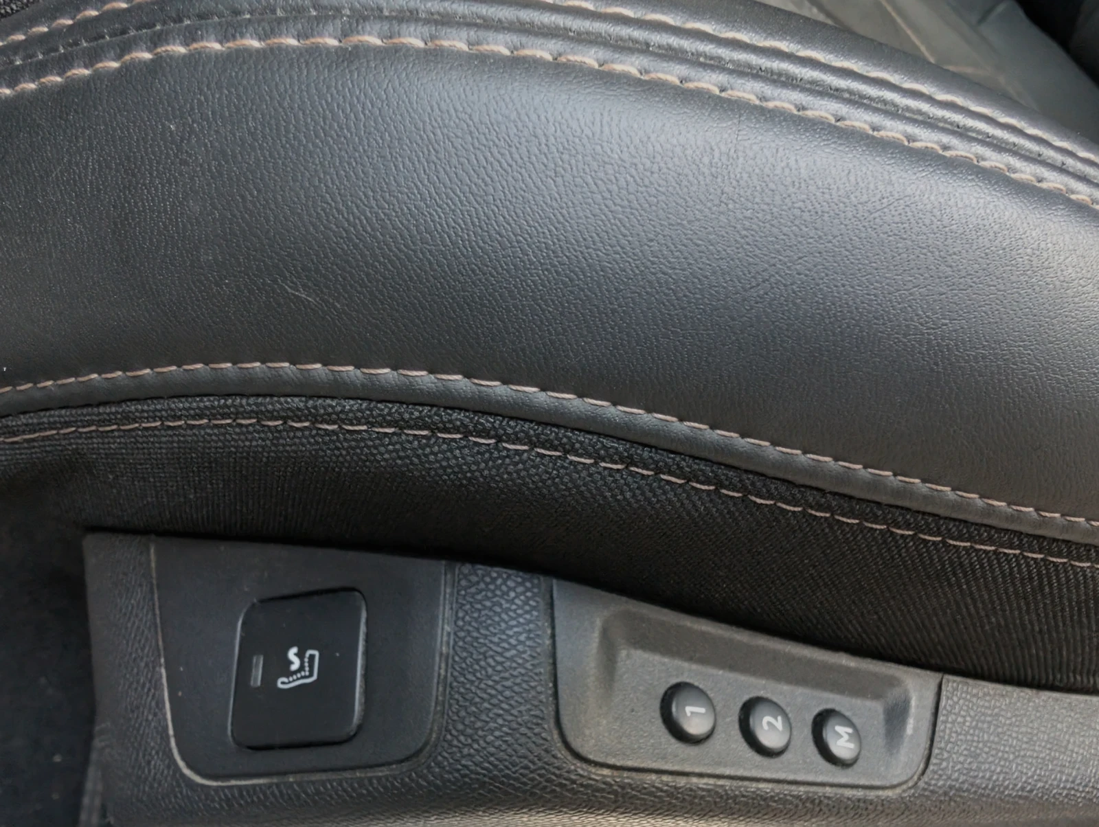 Peugeot 3008 2.0HDI GT-Line, снимка 8 - Автомобили и джипове - 56140672