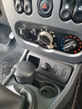 Dacia Duster 1.6куб.105к.с. 2011г. Бензин , снимка 10