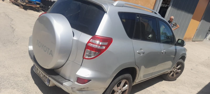 Toyota Rav4 2.2d 150k, снимка 4 - Автомобили и джипове - 47961293