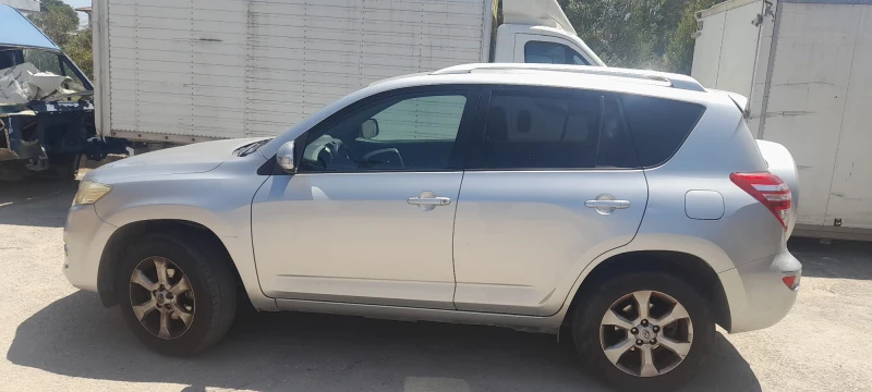 Toyota Rav4 2.2d 150k, снимка 7 - Автомобили и джипове - 47961293