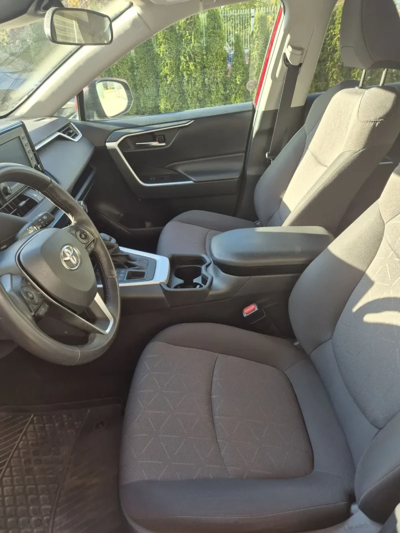 Toyota Rav4 2.5i, XLE, AWD, снимка 8 - Автомобили и джипове - 52495757