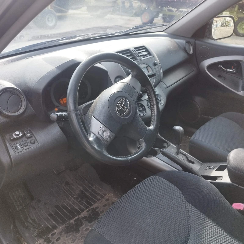 Toyota Rav4, снимка 3 - Автомобили и джипове - 52505687