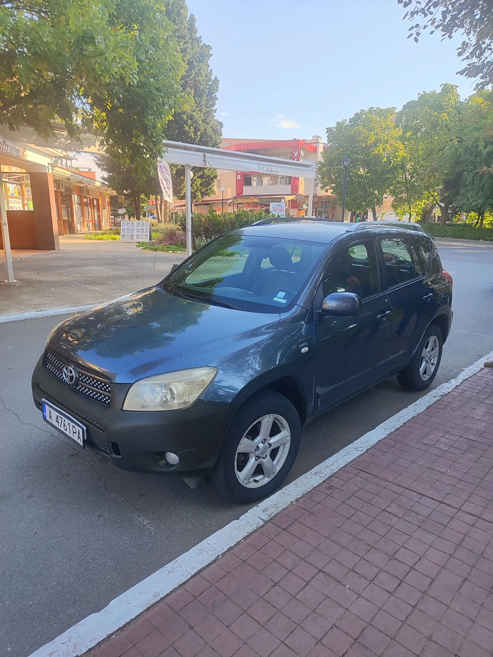 Toyota Rav4 2.2 176к.с. - изображение 2