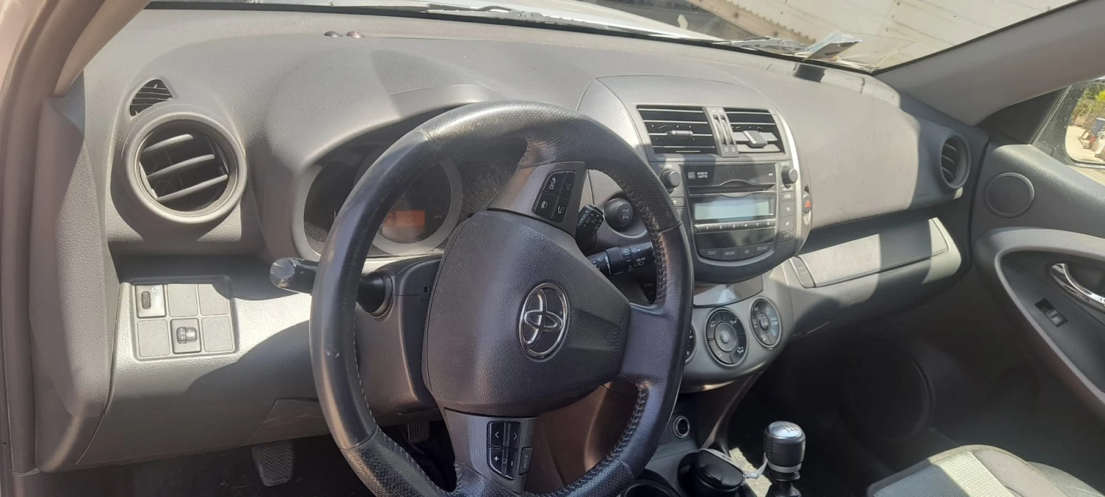 Toyota Rav4 2.2d 150k - изображение 9