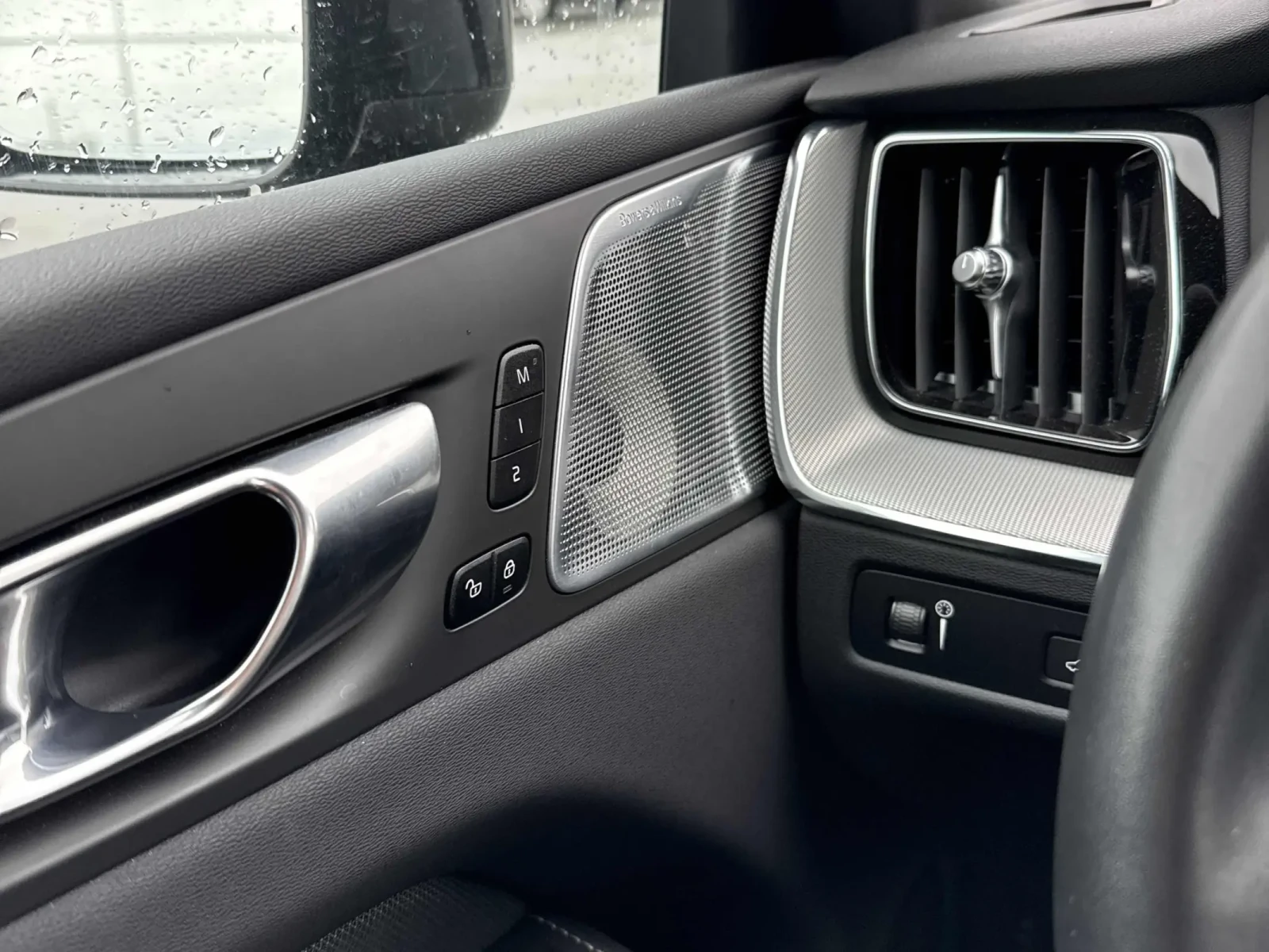 Volvo XC60 R-Design * CARFAX * ����� �� ����������� *  | Mobile.bg � ����������� 11