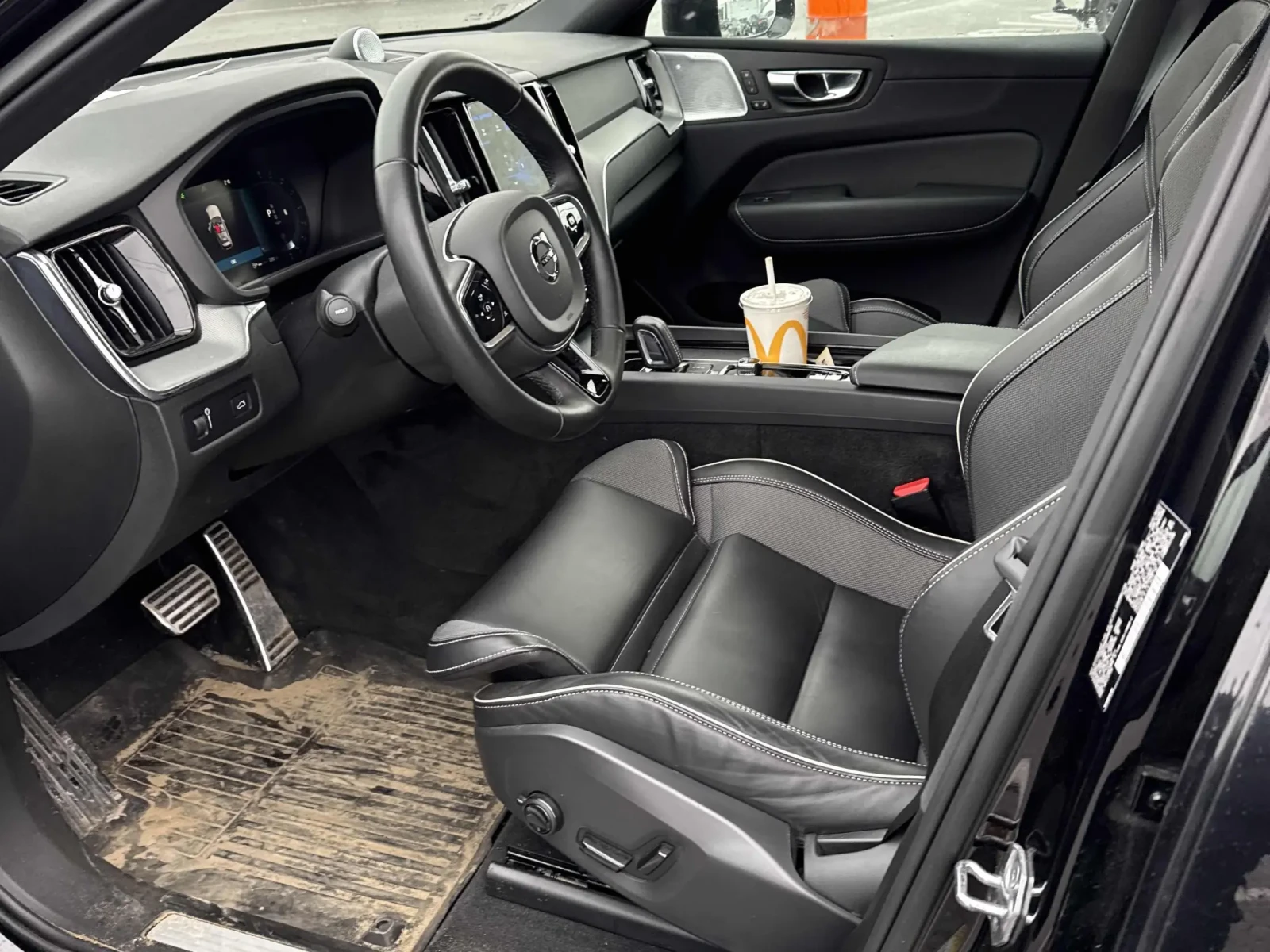 Volvo XC60 R-Design * CARFAX * ����� �� ����������� *  | Mobile.bg � ����������� 6