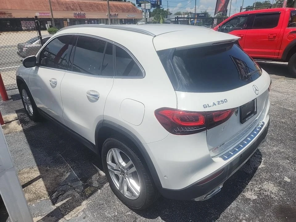 Mercedes-Benz GLA 250  - изображение 6