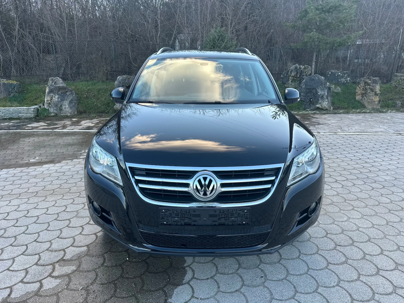 VW Tiguan 1.4TSI 4motion-КОЖА-ПАНОРАМА Серв.история - изображение 2