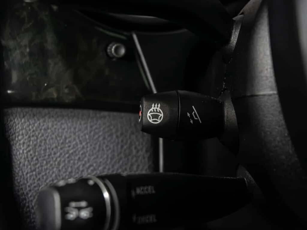 Mercedes-Benz GL * 4MATIC 4dr 550 AMG PKG PANO 360 CAMERA * CARFAX , снимка 16 - Автомобили и джипове - 53770145