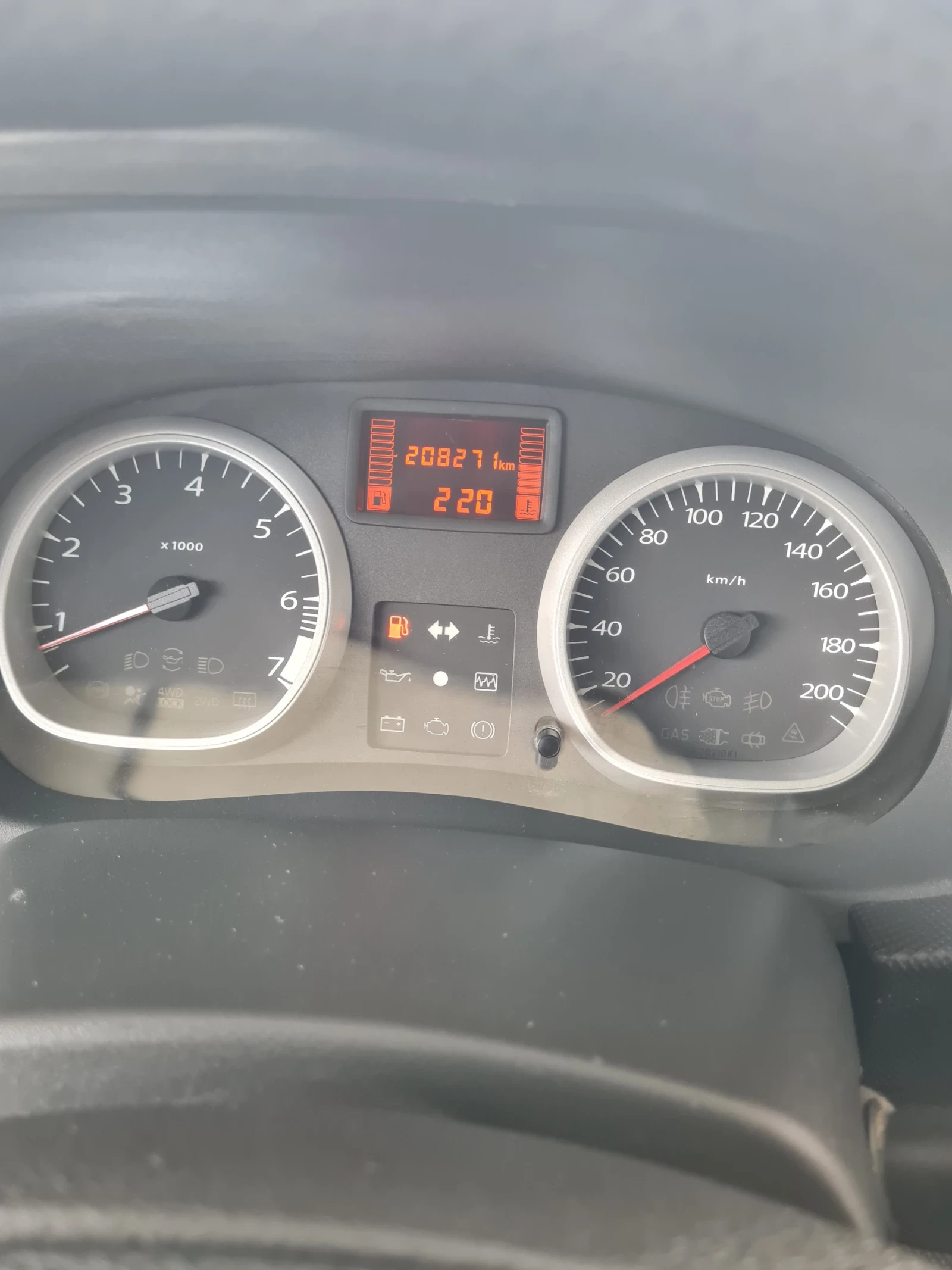 Dacia Duster 1.6куб.105к.с. 2011г. Бензин , снимка 13 - Автомобили и джипове - 54568030