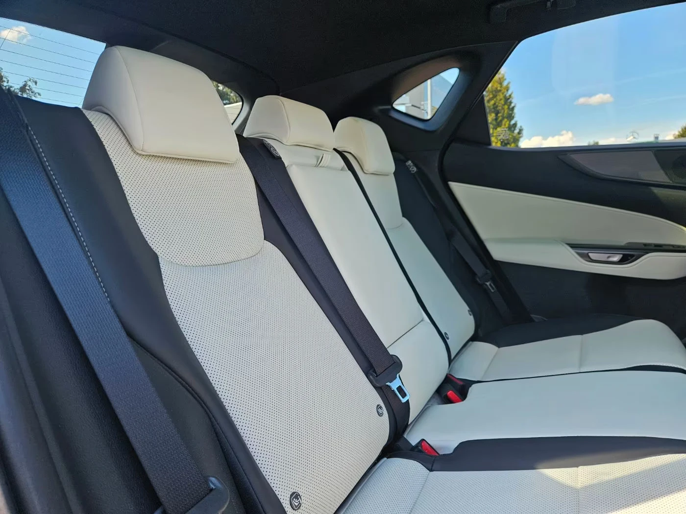 Lexus NX 450 h+ /4x4/292HP/F-SPORT/360/PANO/HUD/MEMO/LED/445q, снимка 15 - Автомобили и джипове - 55013865
