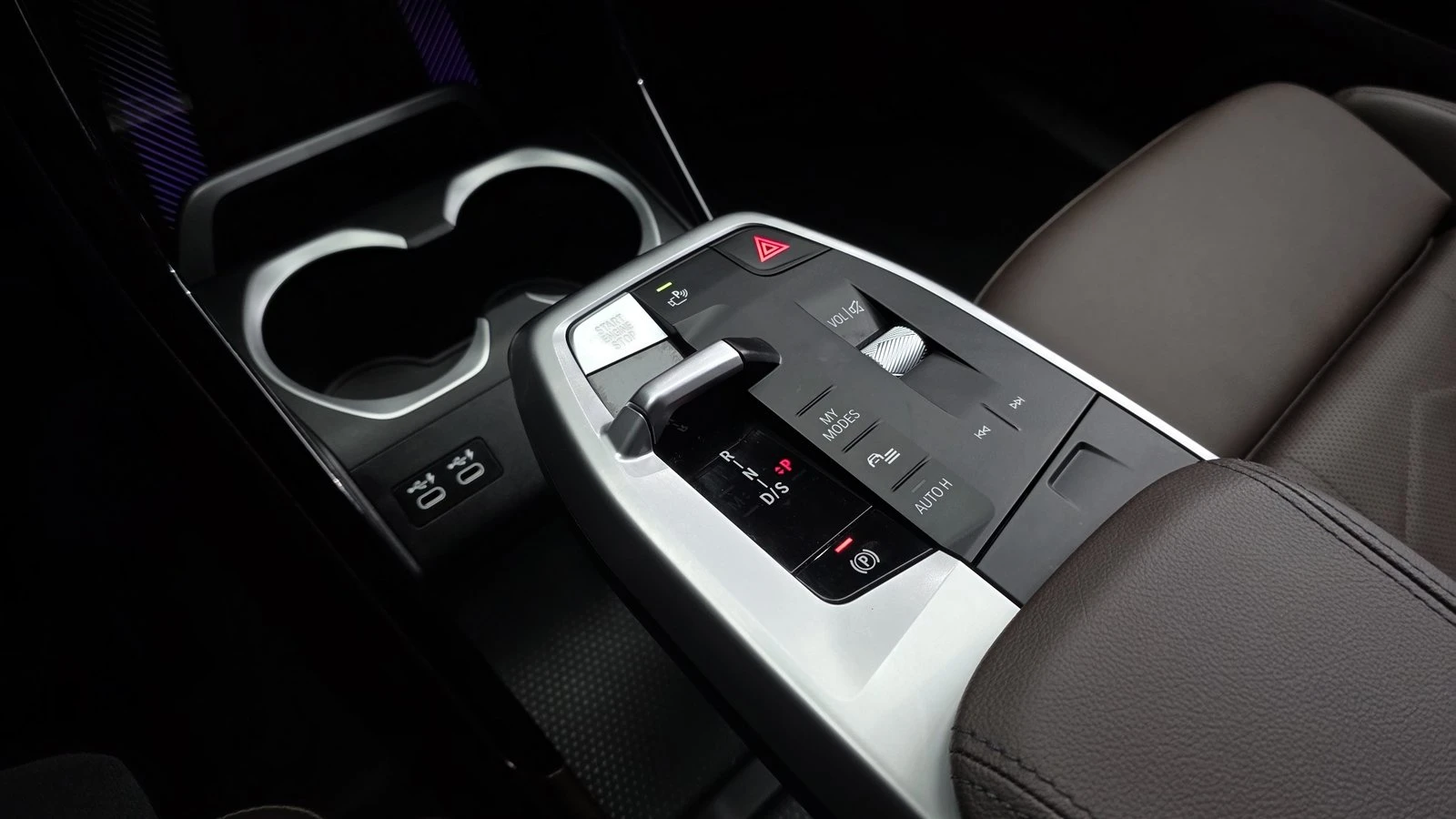 BMW X1 sDrive20i* ЛЮК* HUD* 360* KEYLESS* КРАЙНА ЦЕНА, снимка 9 - Автомобили и джипове - 55269627