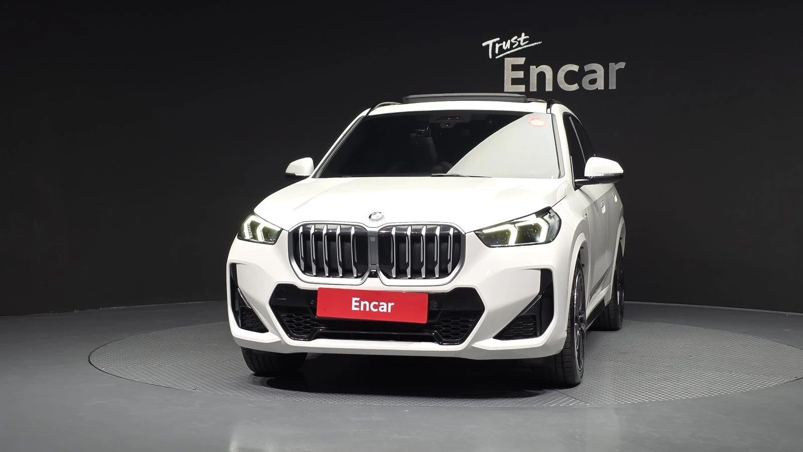 BMW X1 sDrive20i* ЛЮК* HUD* 360* KEYLESS* КРАЙНА ЦЕНА, снимка 3 - Автомобили и джипове - 55269627