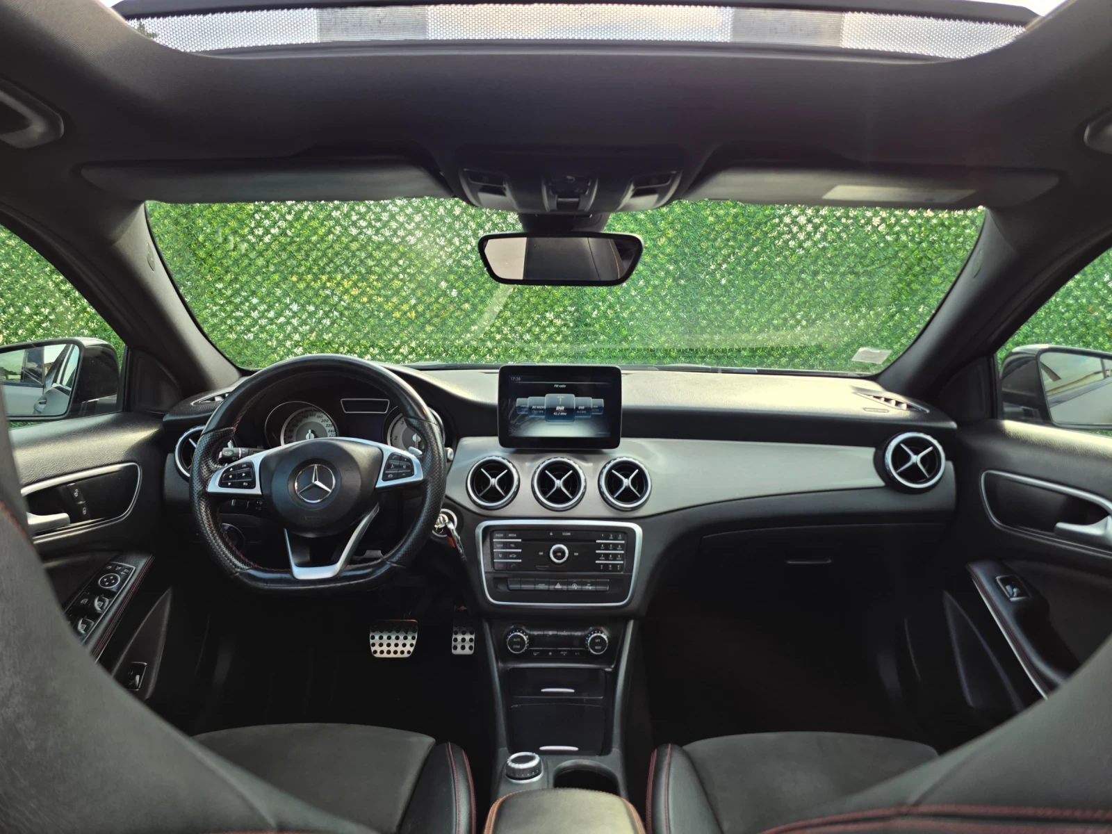 Mercedes-Benz GLA 220AMG-7G-tr, снимка 9 - Автомобили и джипове - 55335842