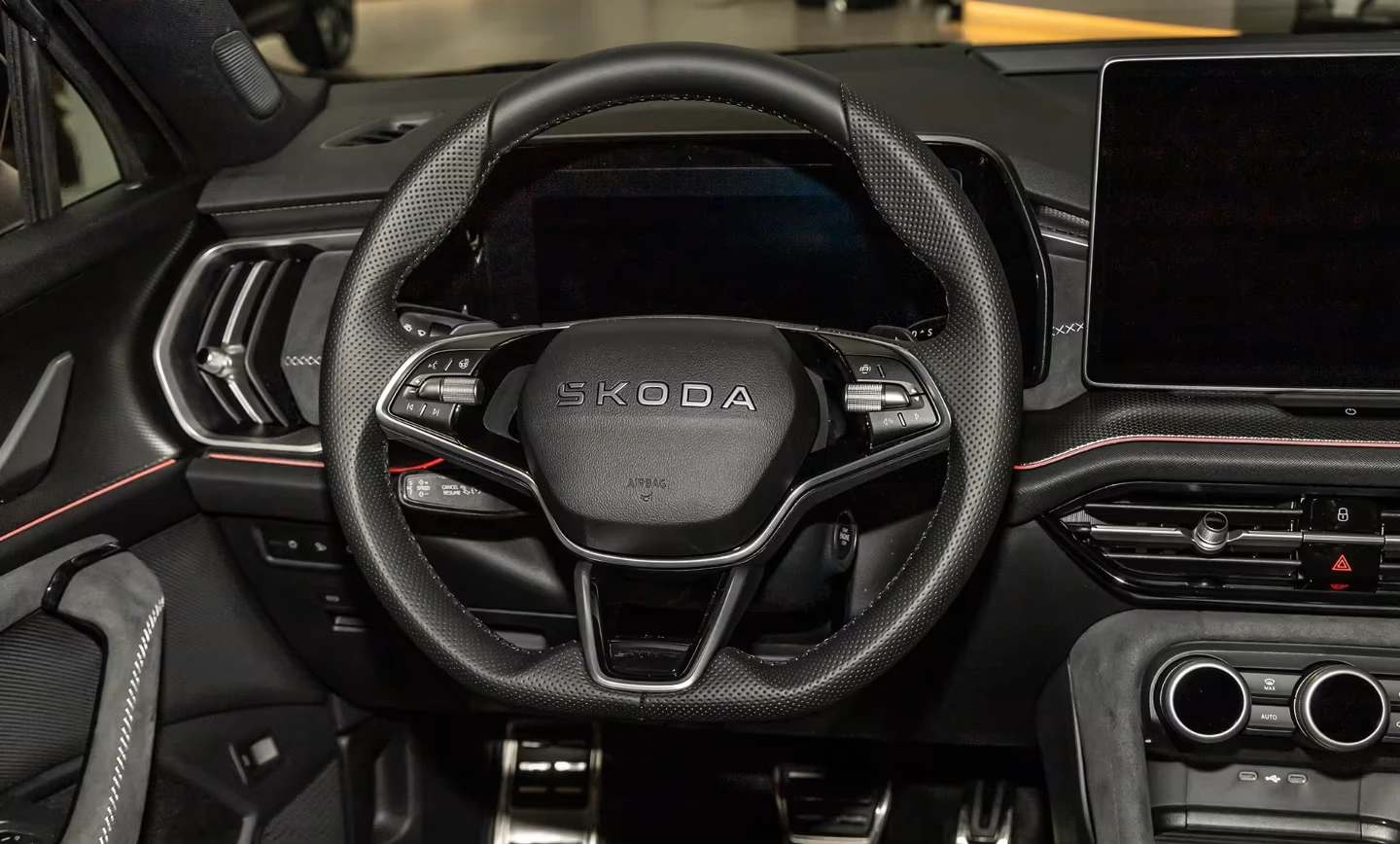 Skoda Kodiaq SPORT-LINE* DISTR* CAM* LED* AWD* , снимка 6 - Автомобили и джипове - 55613628