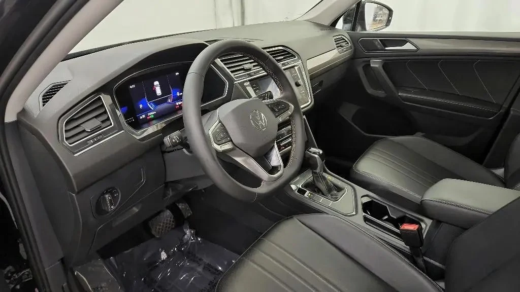 VW Tiguan SE, снимка 11 - Автомобили и джипове - 55616737
