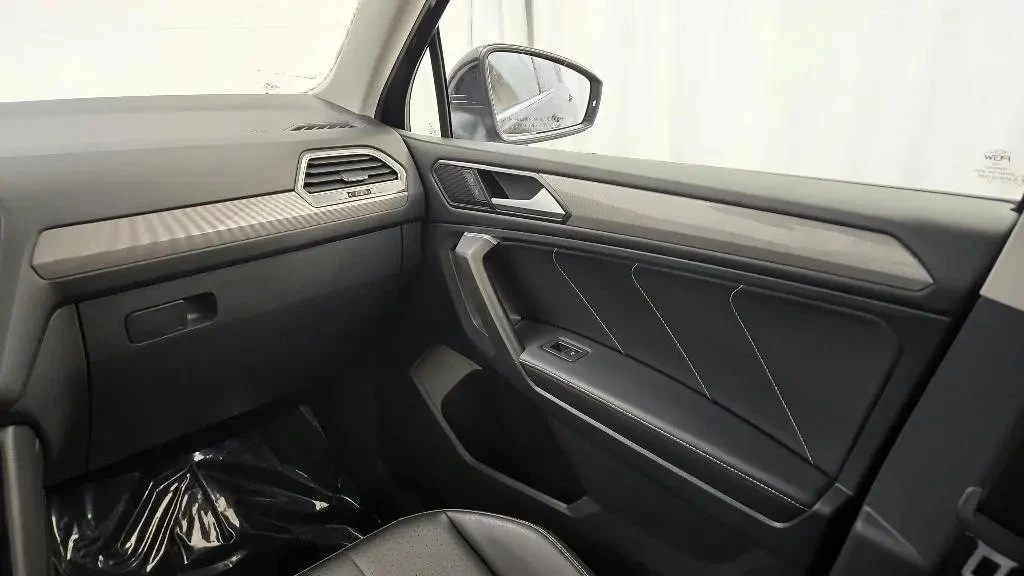 VW Tiguan SE, снимка 15 - Автомобили и джипове - 55616737