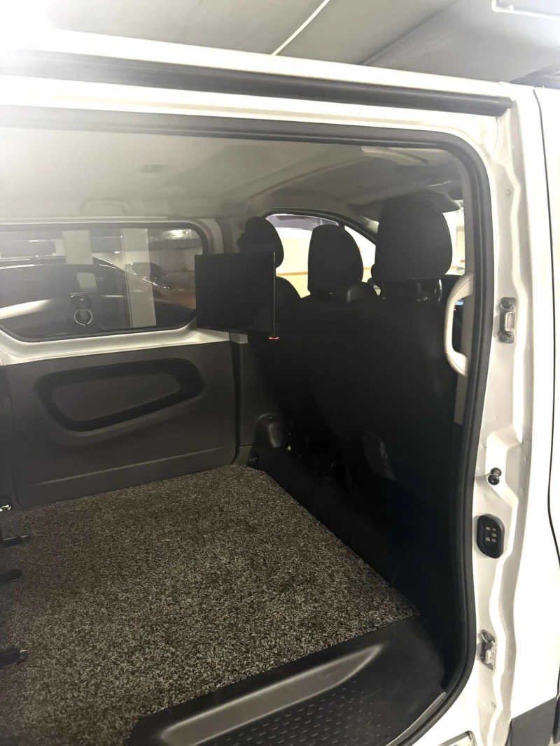 Renault Trafic, снимка 3 - Бусове и автобуси - 52399683