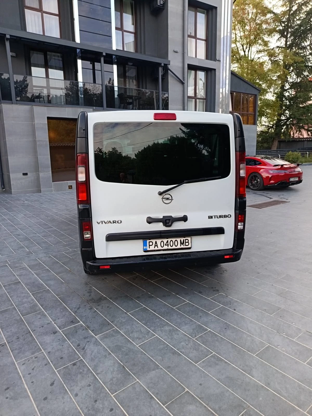 Opel Vivaro, снимка 4 - Бусове и автобуси - 56659227