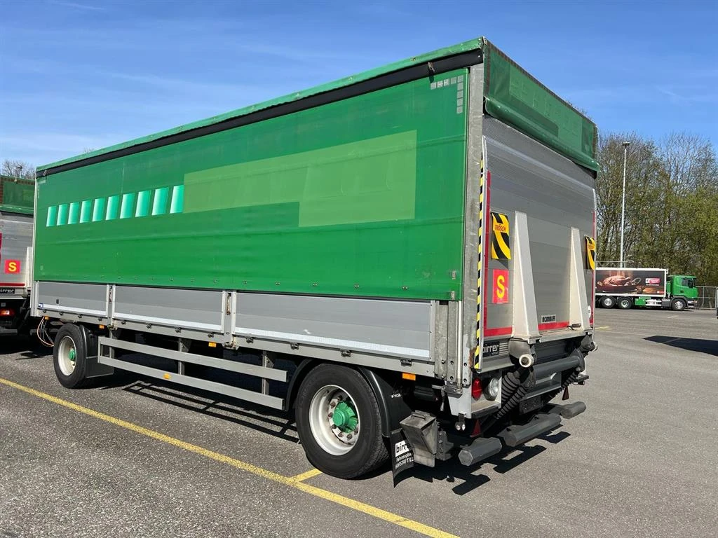   UE18 | Mobile.bg   4