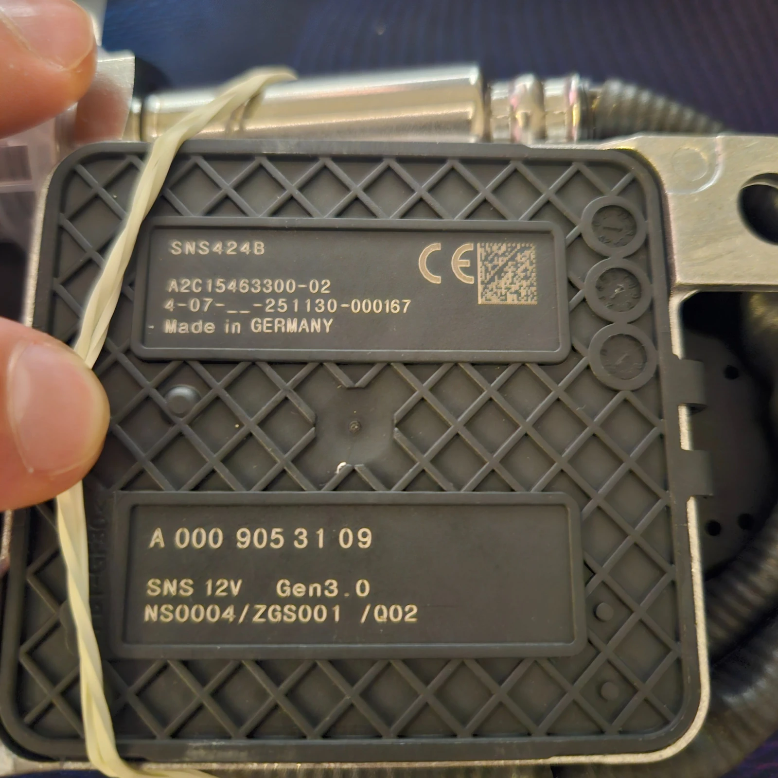 НОВ Mercedes-Benz NOX sensor (AdBlue) А0009053109 made in Germany 240евро С ДДС, снимка 2 - Части - 52907949