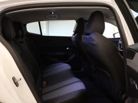 Peugeot 408 1.2i Allure Pack, снимка 16