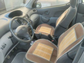 Toyota Yaris verso 87 конски сили , снимка 4