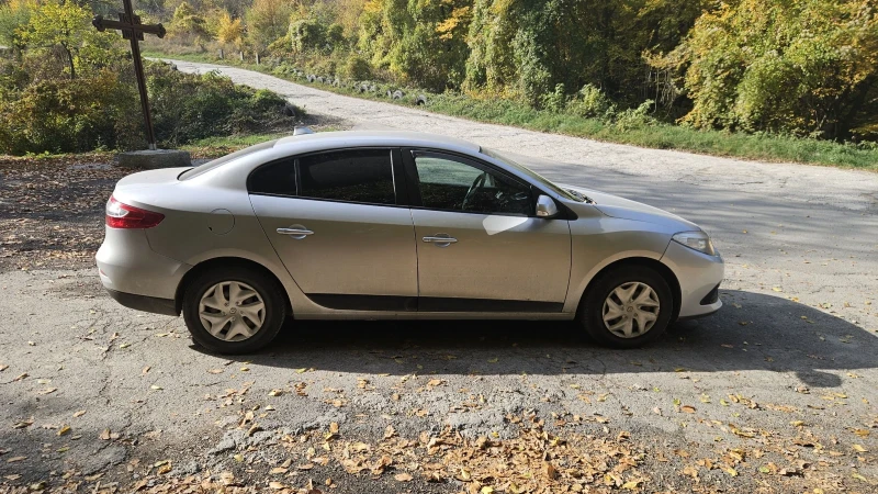 Renault Fluence, снимка 2 - Автомобили и джипове - 48770572