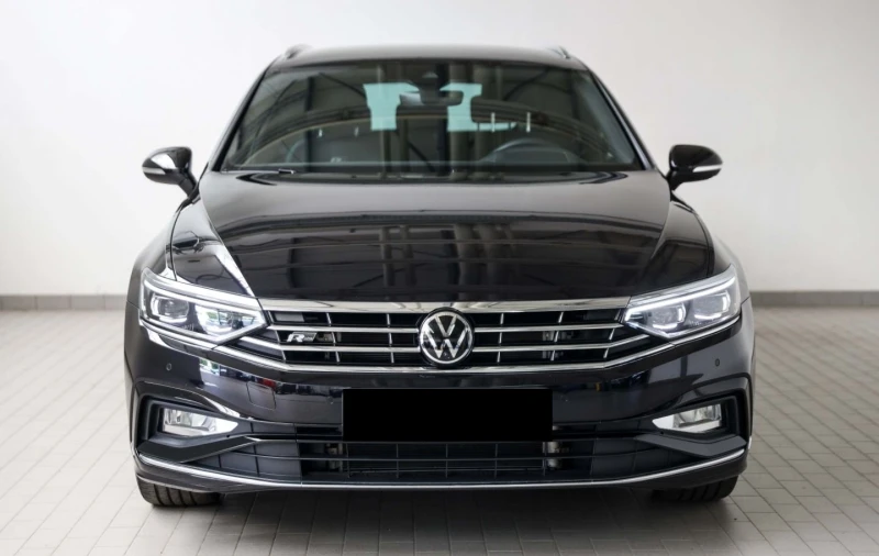 VW Passat Variant 2.0 TDI 4Motion = R-Line= Гаранция, снимка 1 - Автомобили и джипове - 48878741