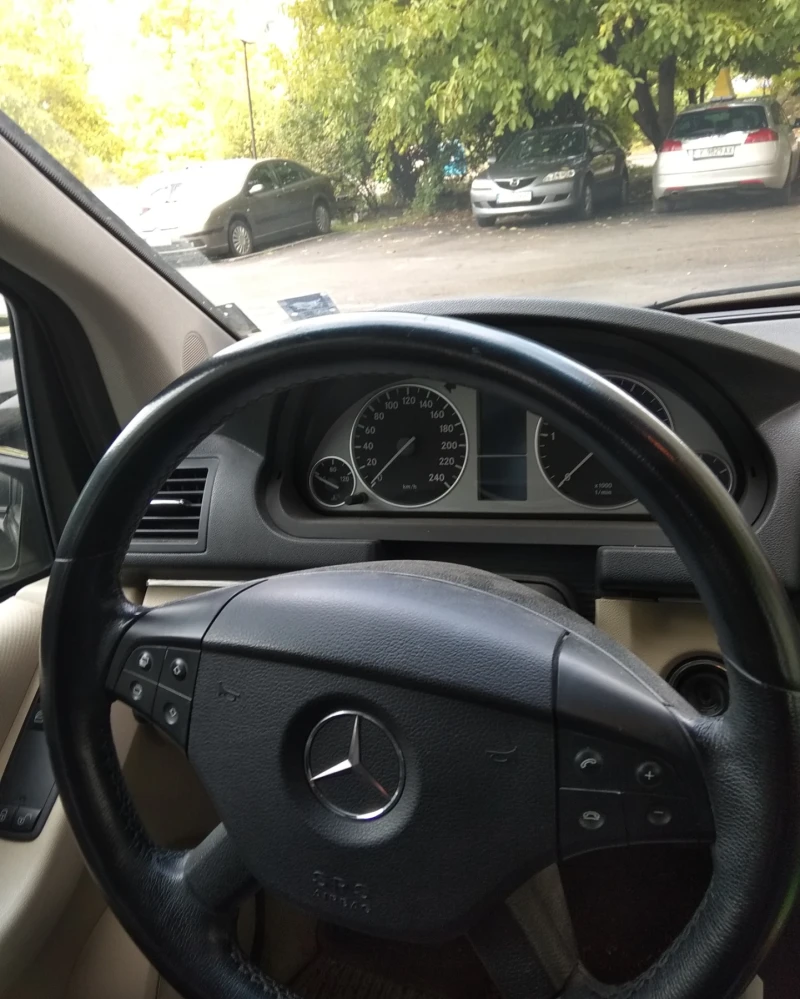 Mercedes-Benz B 180, снимка 11 - Автомобили и джипове - 49589778