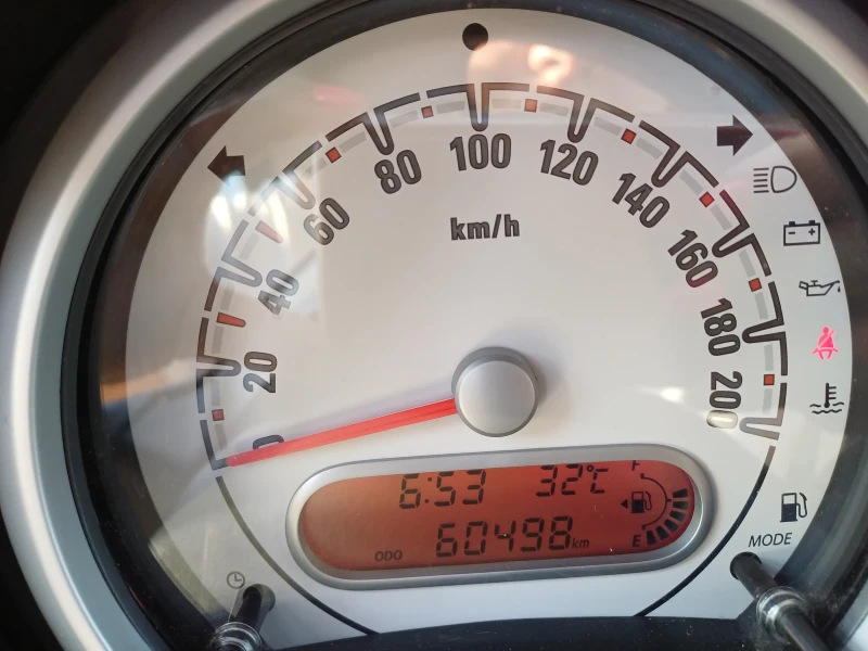 Opel Agila 1.0 2012г 63500км., снимка 7 - Автомобили и джипове - 50594640